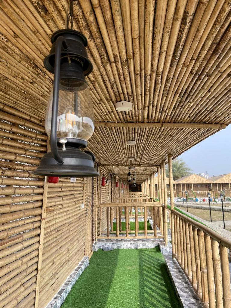 Gopika Resort Vrindāvan Esterno foto